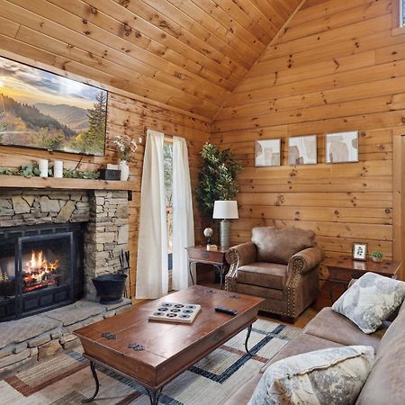 Cozy Family Friendly Cabin With Hot Tub, Near Gatlinburg, Pigeon Forge, Dollywood Sevierville Luaran gambar