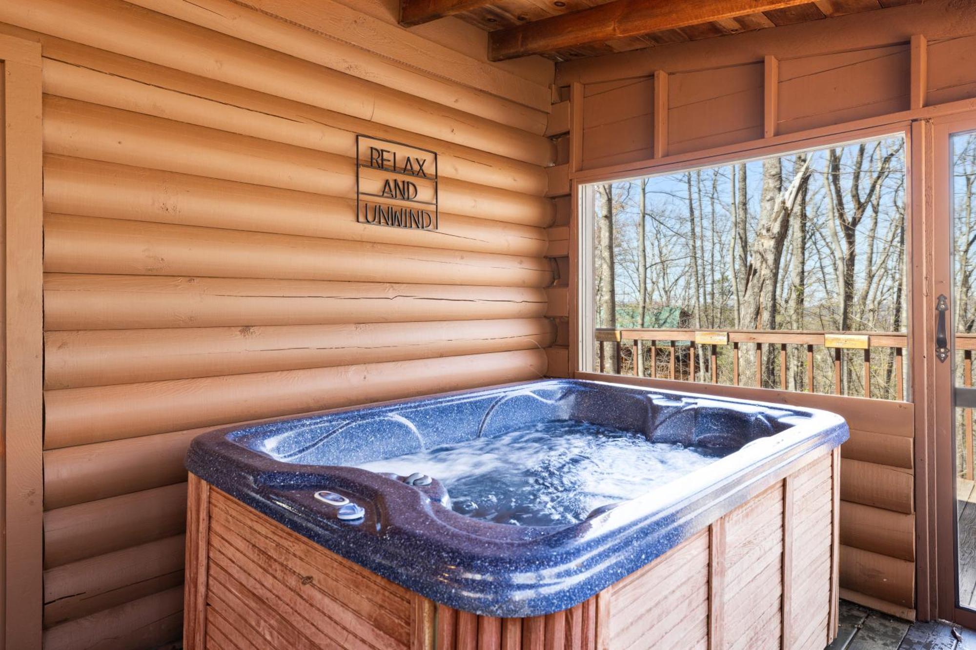 Cozy Family Friendly Cabin With Hot Tub, Near Gatlinburg, Pigeon Forge, Dollywood Sevierville Luaran gambar